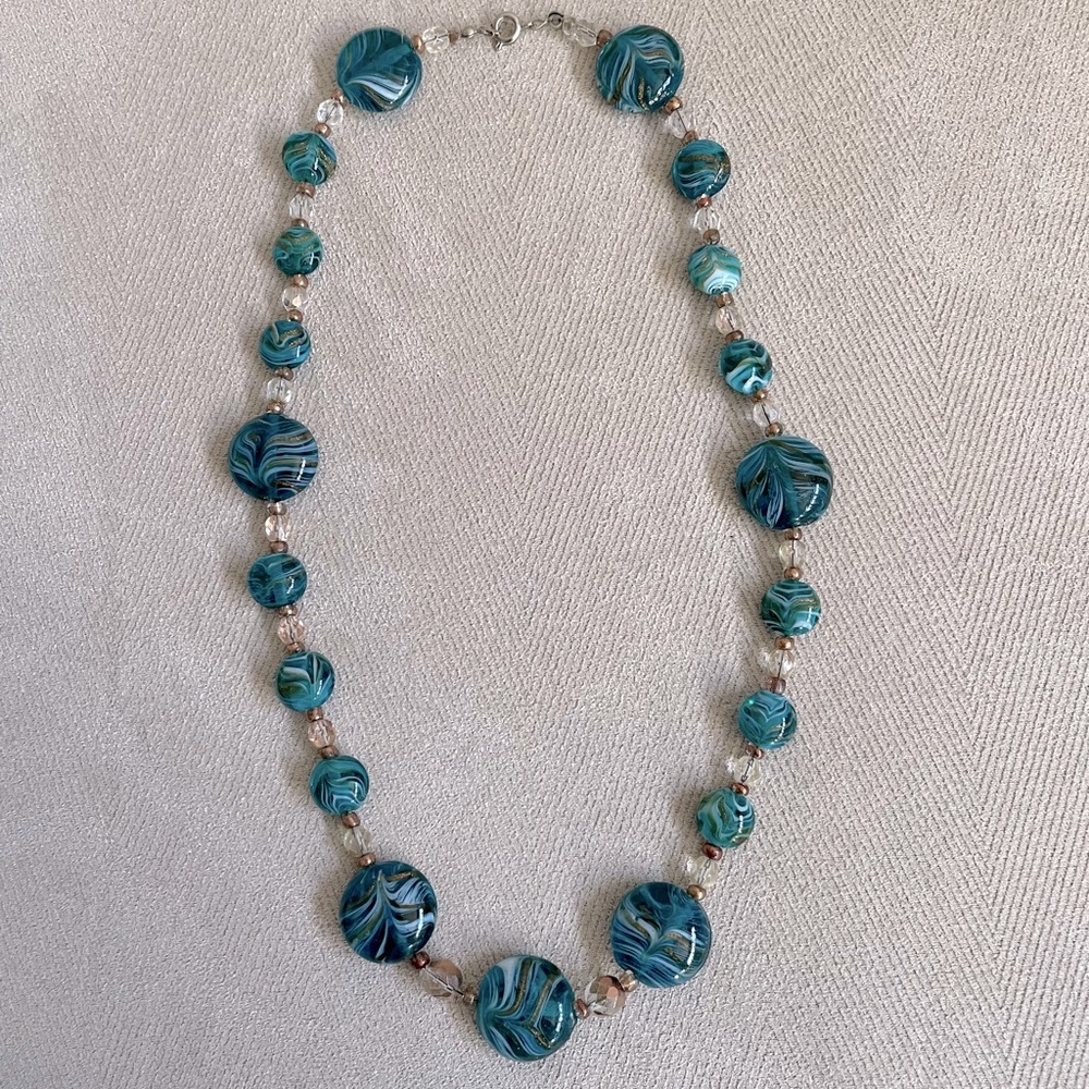 Turquoise bead necklace 11"